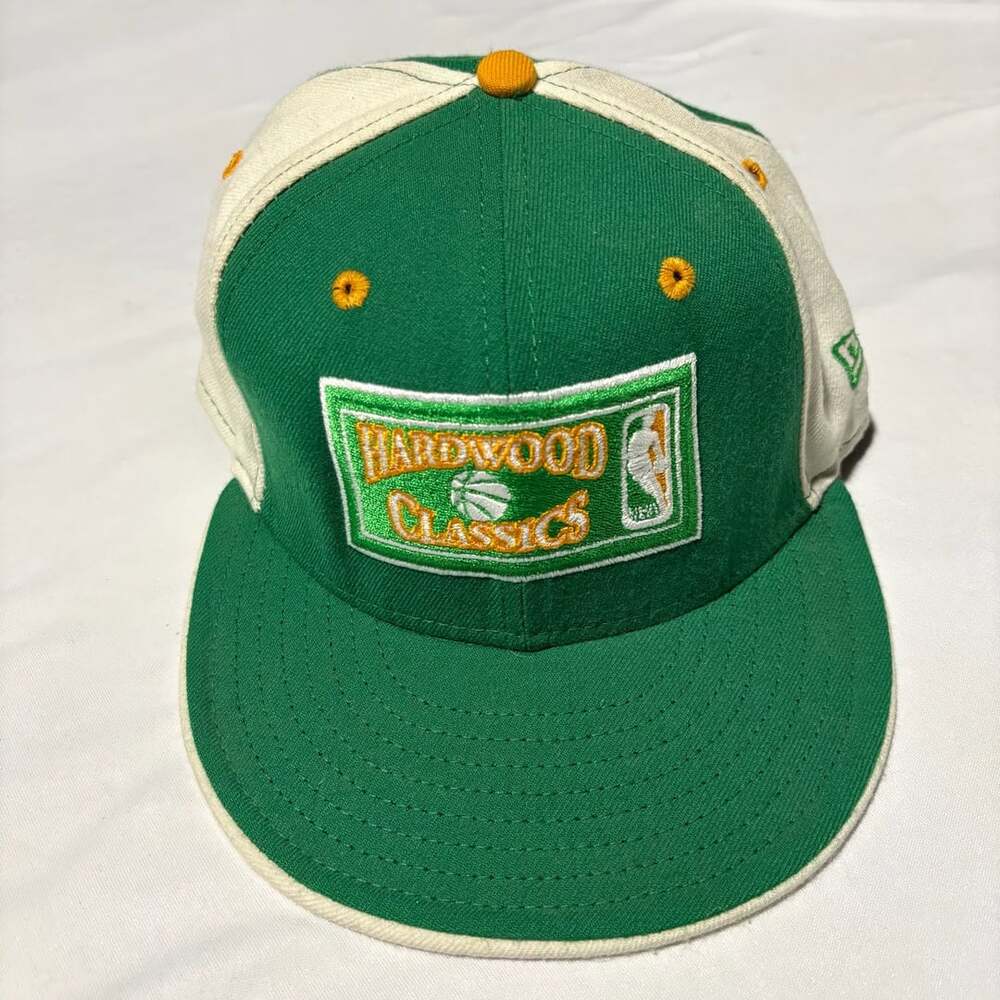 New Era Boston Celtics Hardwood Classics Hat Size 7 1/8 Green & white